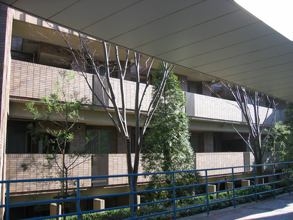 イディオスあざみ野Ｂ棟の外観