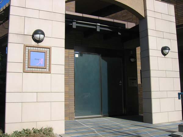 イディオスあざみ野Ａ棟の外観