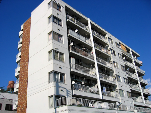 南林間パールハイツの外観