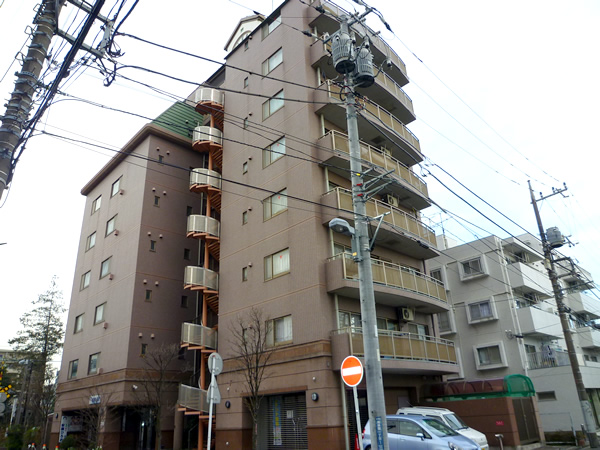 南林間一条ハイムの外観