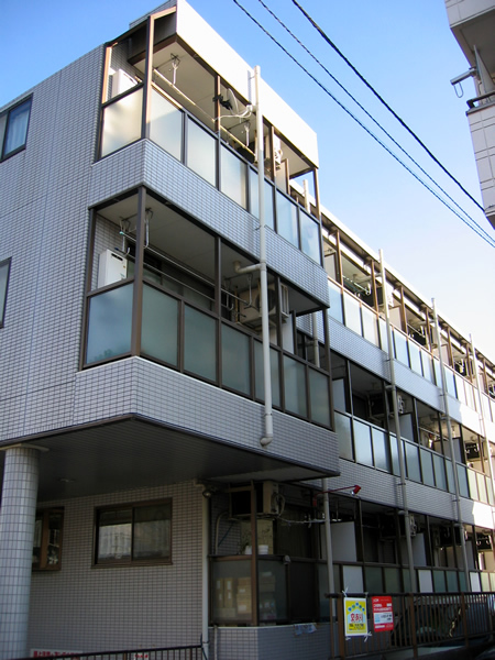 ファーストクラス南林間の外観