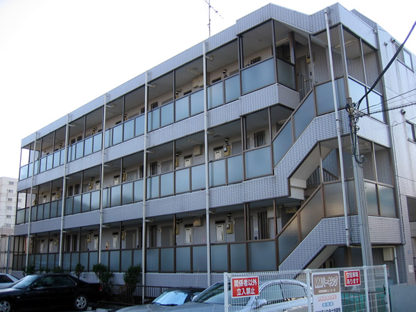 ファーストクラス南林間の外観