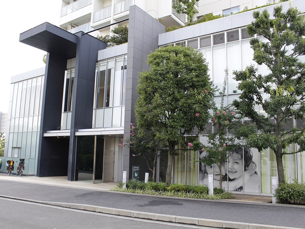 アトラスタワー向ヶ丘遊園の外観