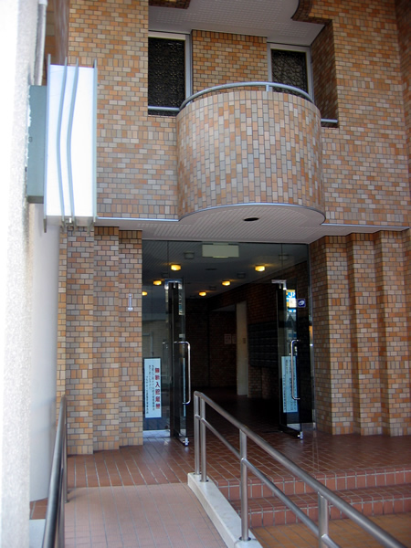 プラザ向ヶ丘遊園の外観