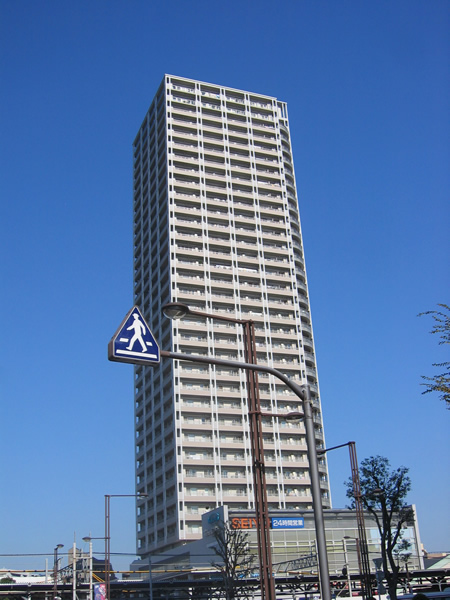 グランタワー調布国領ルパサージュの外観