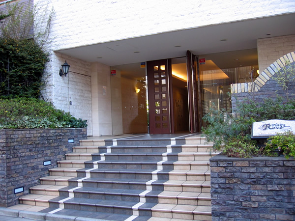 プレールロヴェ美しが丘の外観