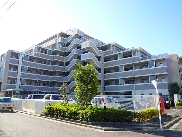 D'レスティア鶴間の外観