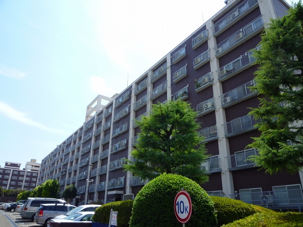 ルネ東林間B棟の外観