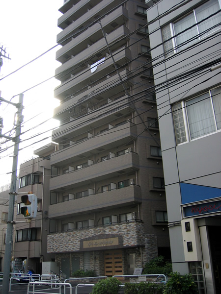 ガラステージ市ヶ谷1番館の外観