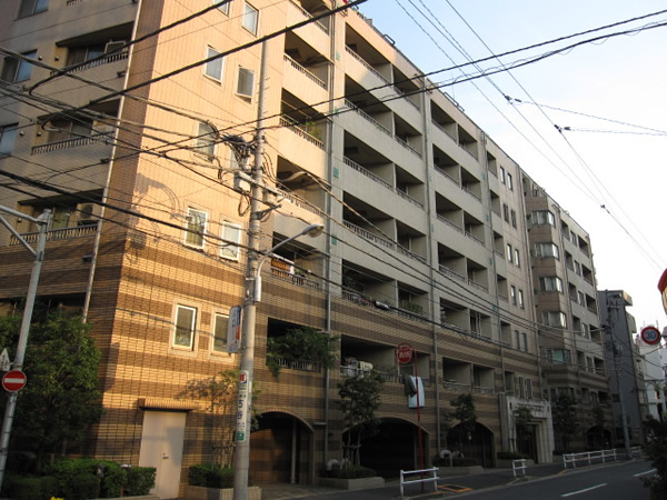 ジェイパーク上野アクシスの外観