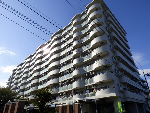 ハイネスアミティ鶴間2番館の外観