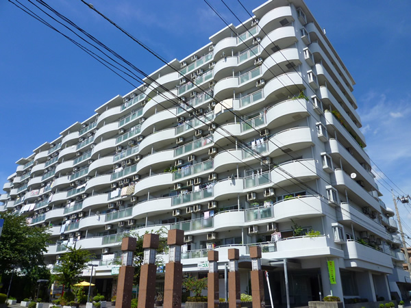 ハイネスアミティ鶴間2番館の外観