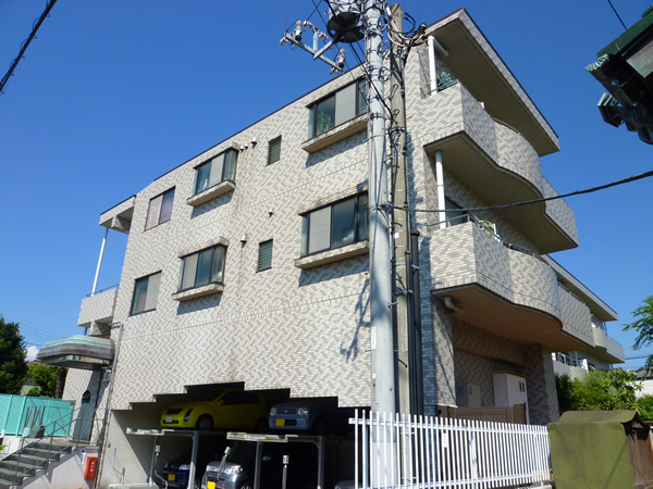 ラマージュ長後の外観