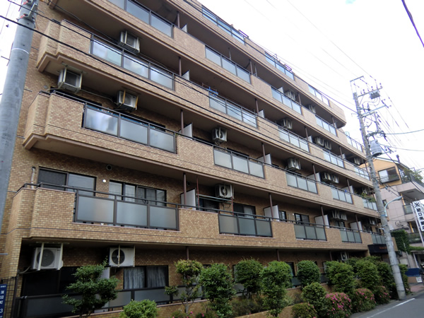 ライオンズマンション本蓮沼の外観