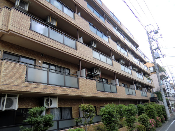 ライオンズマンション本蓮沼の外観