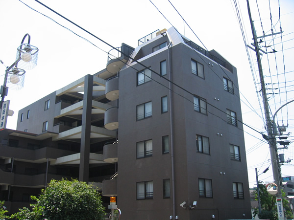 東急ドエルアルスあざみ野2番館の外観