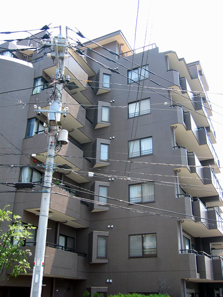 東急ドエルアルスあざみ野2番館の外観