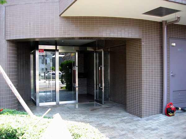 東急ドエルアルスあざみ野2番館の外観