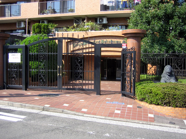 ライオンズマンション横浜ポートビューの外観