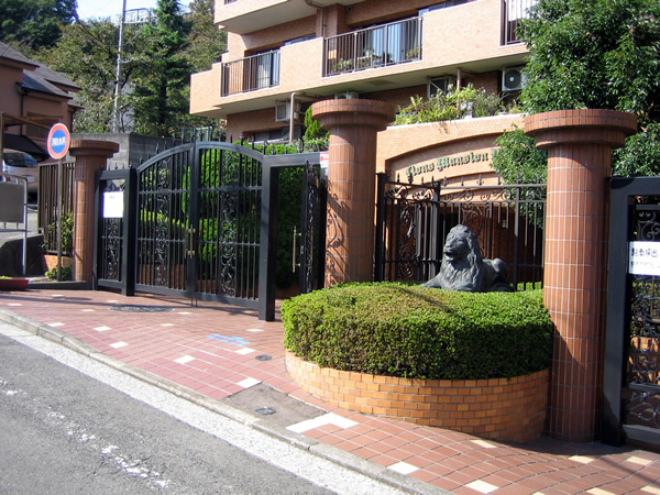 ライオンズマンション横浜ポートビューの外観