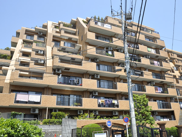 ライオンズマンション横浜ポートビューの外観