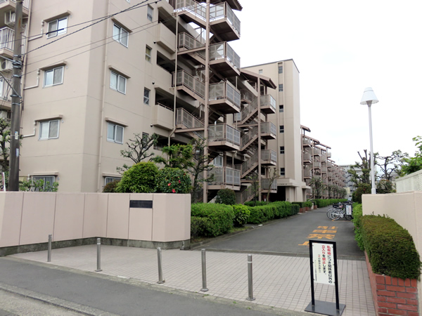 グリーンコーポ相模大野A棟の外観