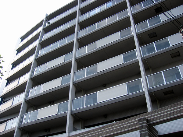 クレッセントグランコートの外観