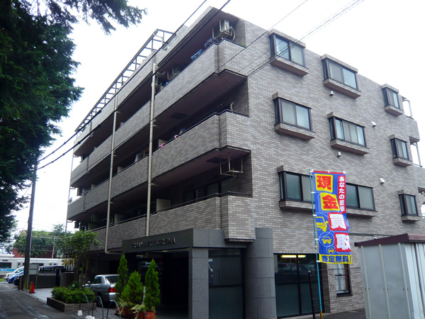 アーバンライフ鶴間の外観