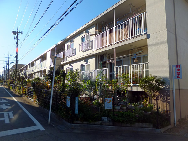 マンション相模原２号館の外観