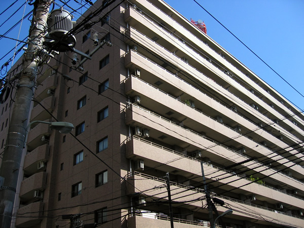 クリオ横浜西口2番館の外観