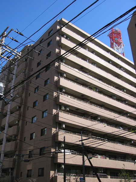 クリオ横浜西口2番館の外観