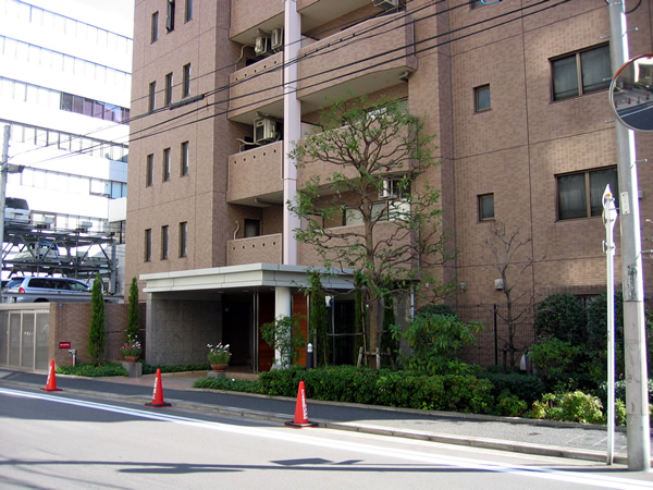 クリオ横浜西口2番館の外観