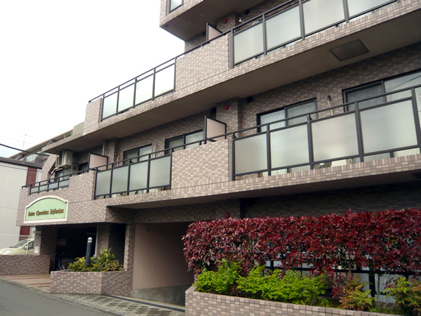 レゾン中央林間1番館の外観