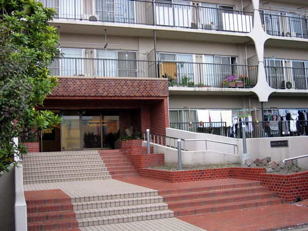 海老名スカイハイツの外観