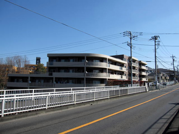 レクシオ聖蹟桜ヶ丘の外観