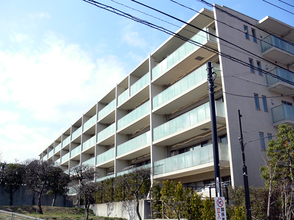 ブライシス青葉台の外観