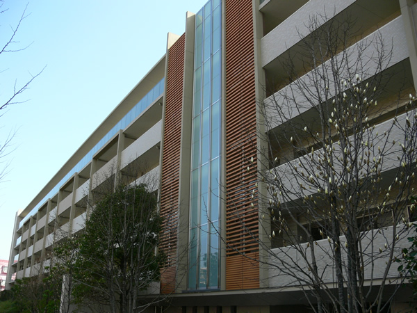 ブライシス青葉台の外観