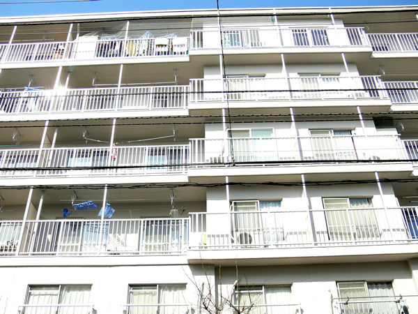 菱興青葉台マンションの外観