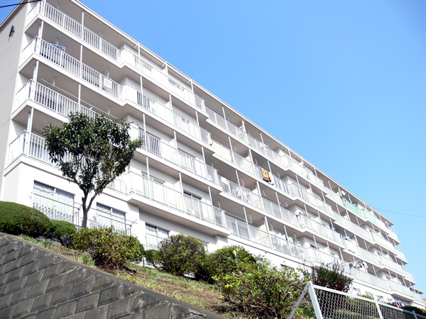 菱興青葉台マンションの外観