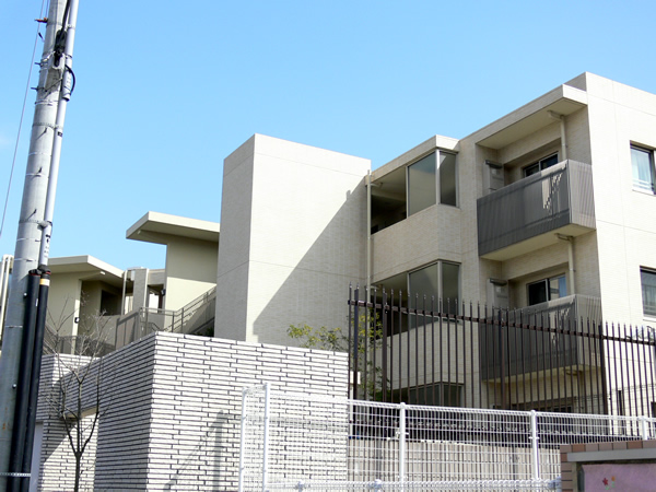 パークホームズ青葉台2丁目の外観