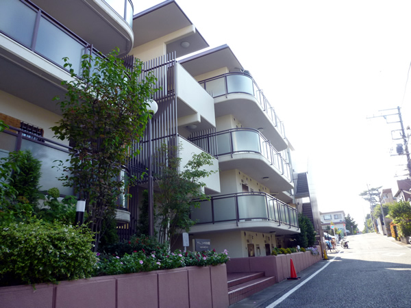 グリーンコーポ中央林間の外観