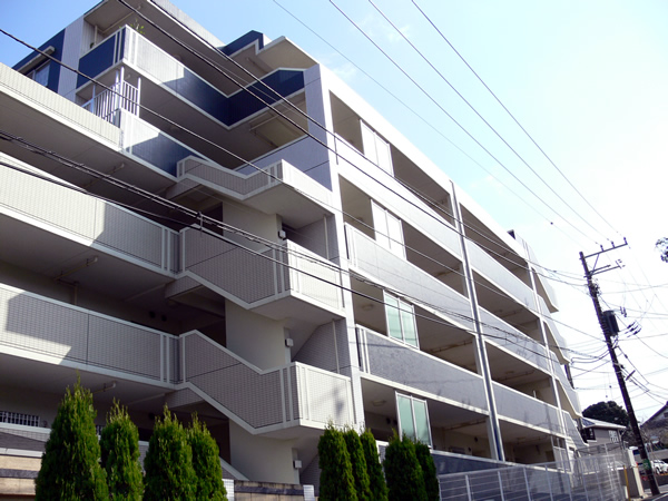 D'レスティア青葉台の外観