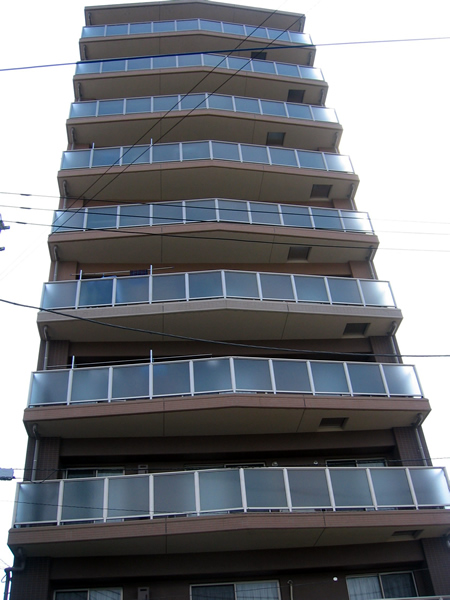 パテラスクエア秦野の外観