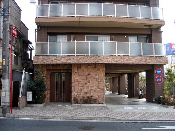 パテラスクエア秦野の外観