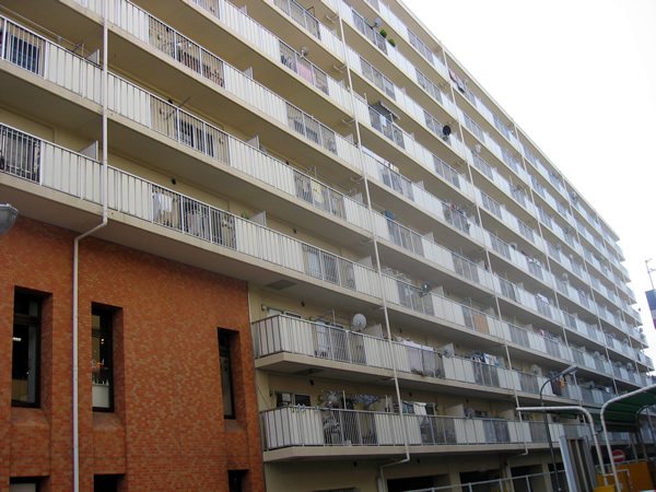 藤和大秦野ハイタウンの外観