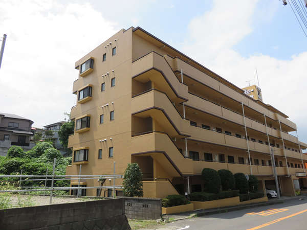 ホーユウパレス秦野2の外観