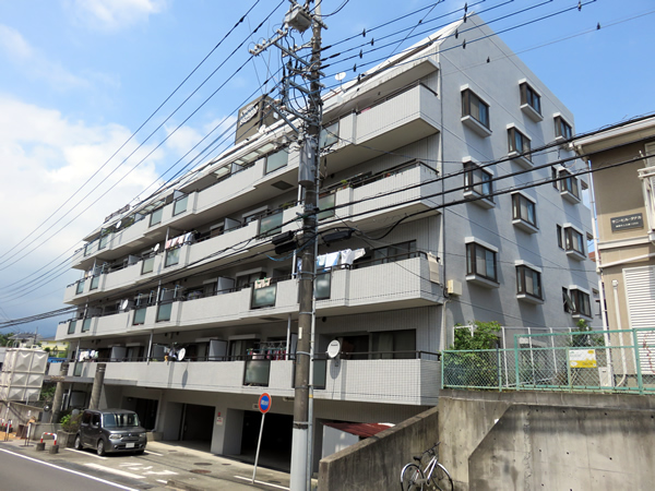 ライオンズマンション秦野の外観