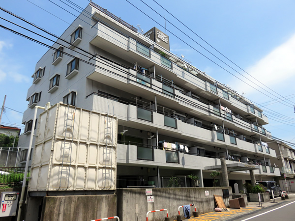 ライオンズマンション秦野の外観