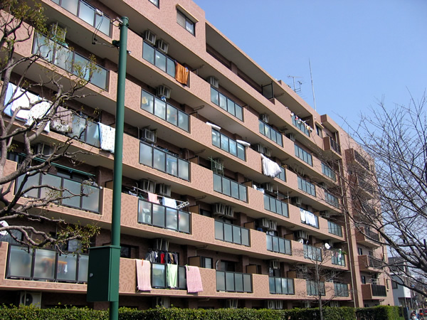 ライオンズマンション府中是政の外観