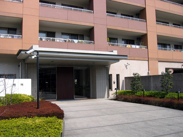 ライオンズガーデン府中是政の外観